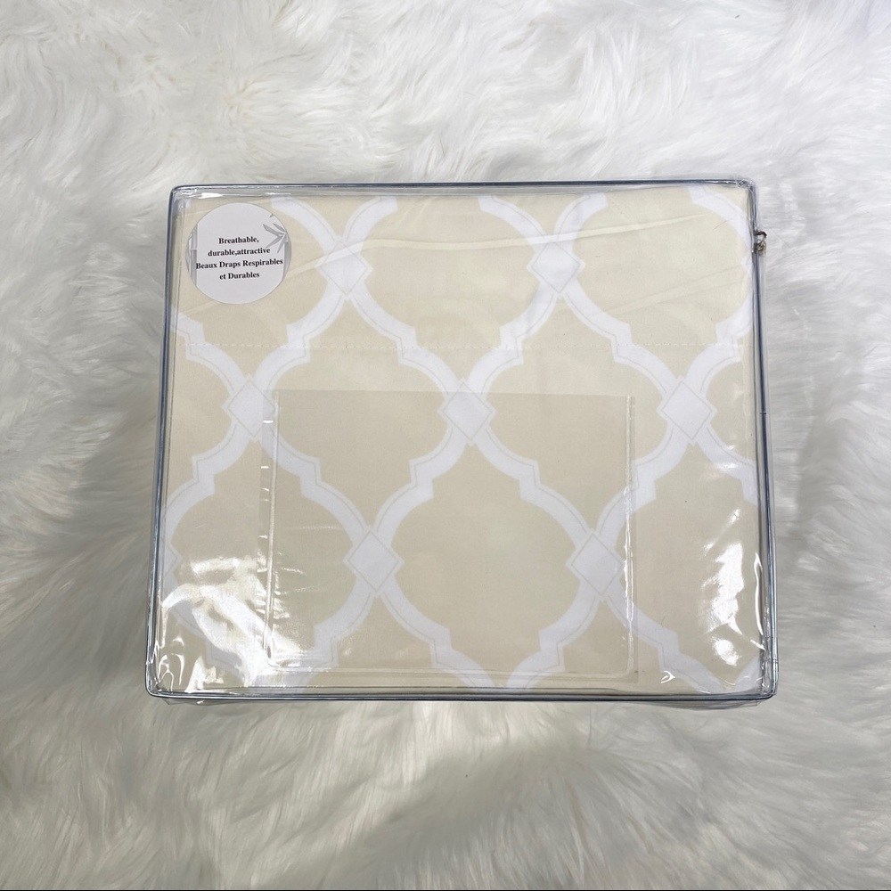 ✨SOLD-OUT✨Queen 4pc French Vanilla Arabesque Bedsheets - Picture 2 of 5